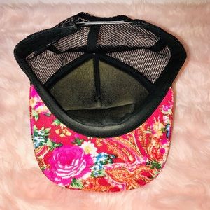 Vans Accessories - Vans floral snap back hat Vans Accessories - Vans floral snap back hat